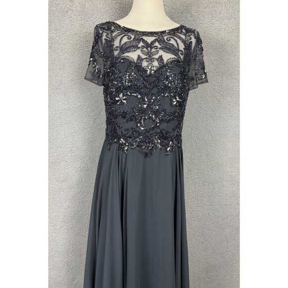 Xscape Women's Beaded Formal Evening Gown Dress Gray Size 8 New With Defect's. - Picture 2 of 8